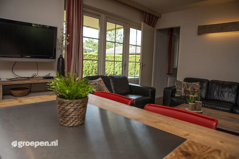 Groepsaccommodatie-Voorthuizen-Nederland-16-personen-VTH-1233-3.jpg, tafel, stoelen