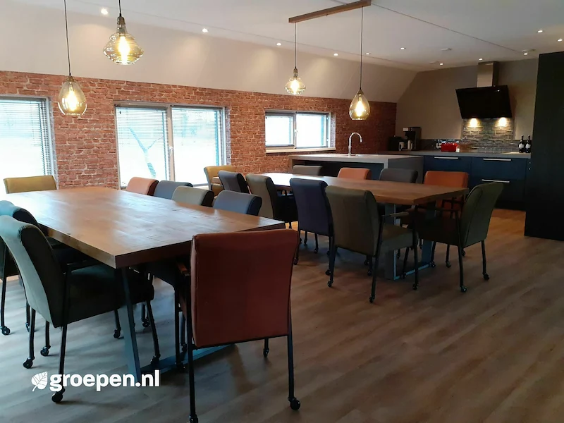 groepsaccommodatie-Nederland-Bakkeveen-BKV-2112-10.jpg, eettafels, keuken