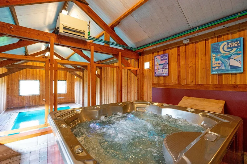 groepsaccommodatie-Laroche-RAR-2673192.jpg, Jacuzzie,Zwembad