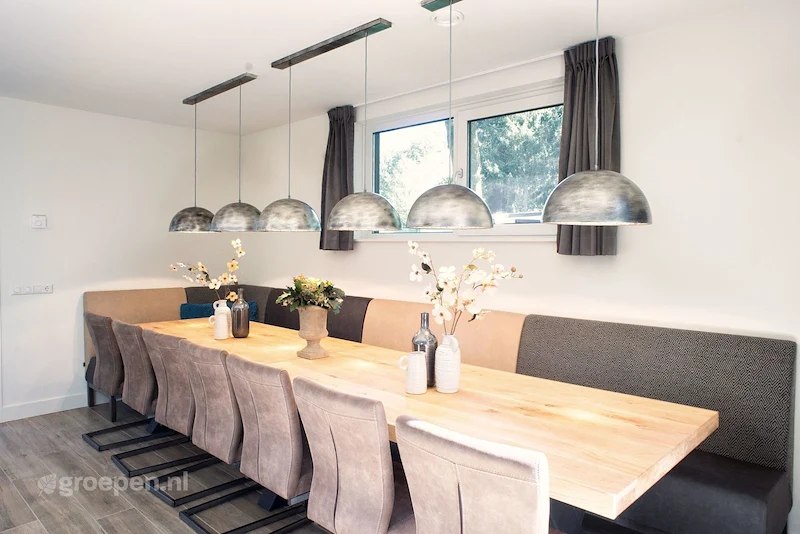 Groepsaccommodatie-Nederland-Wekerom-20-personen-WEK-1618-08.jpg, tafel, stoelen Groepsaccommodatie-Nederland-Wekerom-20-personen-WEK-1618-08.jpg, tafel, stoelen