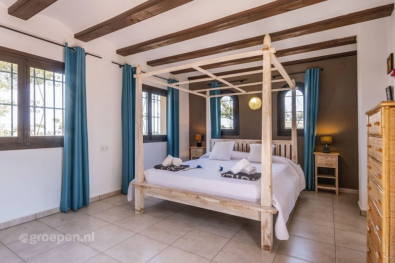 groepsaccommodatie-Spanje-Javea-AGU-2575-03.jpg, tweepersoonsbed