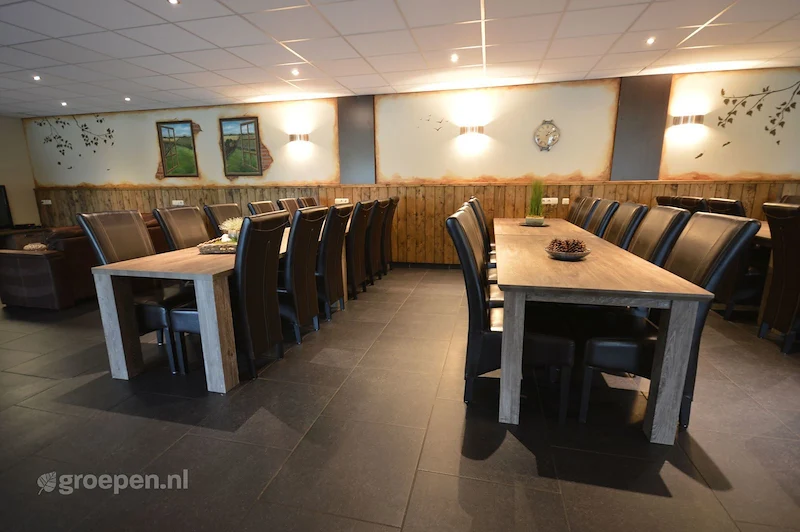 groepsaccommodatie-liessel-lis-1182-070.jpg, lange tafel, stoelen