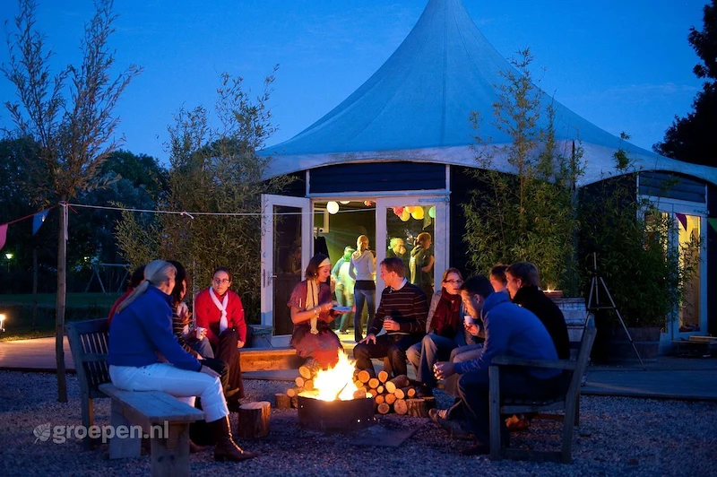 groepsaccommodatie-kamerik-kam-1197-036.jpg, kampvuur