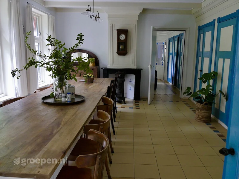 groepsaccommodatie-Uitwellingerga-UWG-1833, eettafel groepsaccommodatie-Uitwellingerga-UWG-1833, eettafel