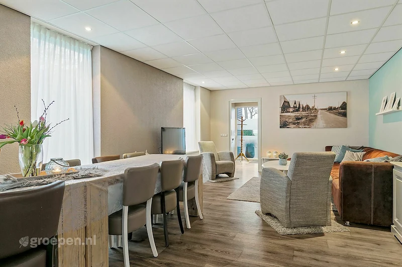 groepsaccommodatie-Nederland-Heeg-BAK-2335-04.jpg, Eettafel,Tv,Zithoek