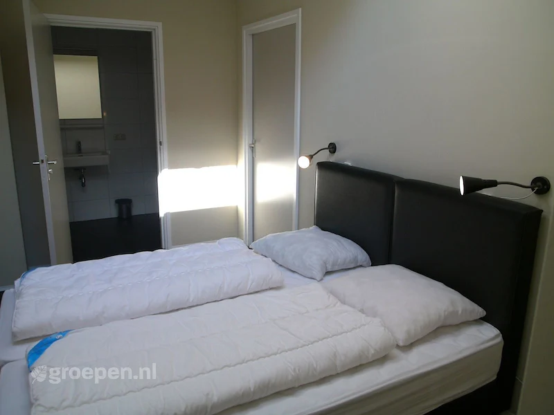 groepsaccommodatie-holten-hle-1170-031.jpg, tweepersoonsbed groepsaccommodatie-holten-hle-1170-031.jpg, tweepersoonsbed