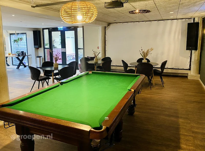 groepsaccommodatie-Nederland-Elsloo-ELS-9018-22.jpg, Pool tafel groepsaccommodatie-Nederland-Elsloo-ELS-9018-22.jpg, Pool tafel