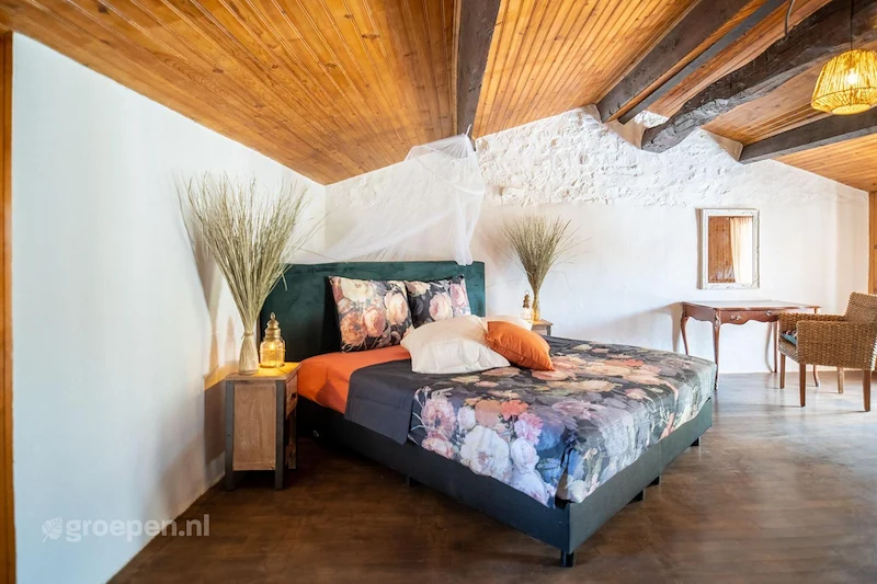 Groepsaccommodatie-Frankrijk-Vienne-14-personen-MAI-1018-15.jpg, bed