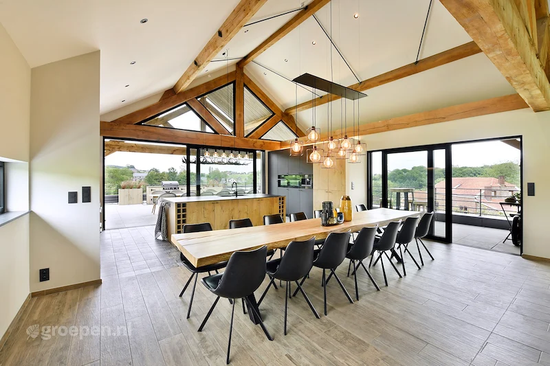 Groepsaccommodatie-Belgie-Durbuy-12-personen-DUR-6093.jpg, lange eettafel, stoelen