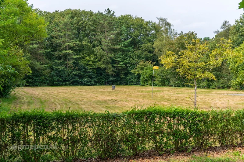 Groepsaccommodatie Heeswijk-dinther Nederland voor 14 personen HWD-2417-DG, grasveld Groepsaccommodatie Heeswijk-dinther Nederland voor 14 personen HWD-2417-DG, grasveld