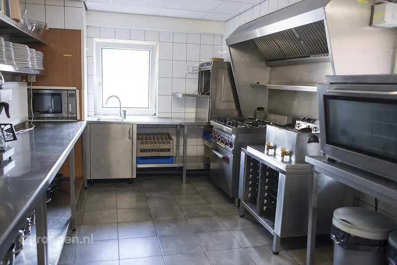 groepsaccommodatie-Nederland-Groesbeek-60personen-GSB-1724-001.jpg, volledige keuken