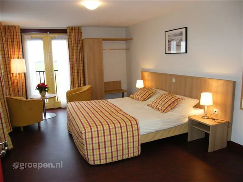 groepsaccommodatie-nederland-monnickendam-15-personen-mnd-871-045.jpg, 2-persoonsbed groepsaccommodatie-nederland-monnickendam-15-personen-mnd-871-045.jpg, 2-persoonsbed