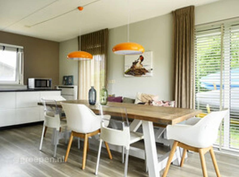 Groepsaccommodatie-8 personen-Nederland-Eernewoude-ITW-0015-B22.jpg, tafel,stoelen Groepsaccommodatie-8 personen-Nederland-Eernewoude-ITW-0015-B22.jpg, tafel,stoelen
