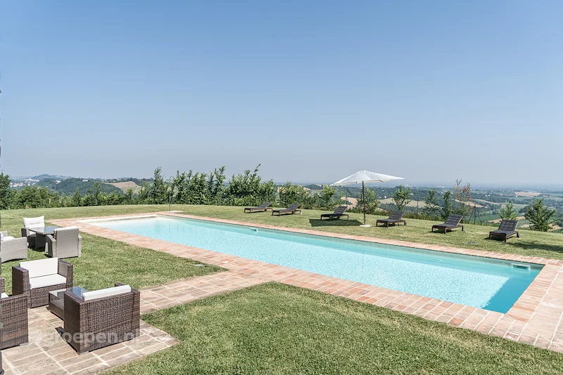 Villa-Italie-Salsomaggiore-Terme-17-personen-SMT-1029-02.jpg, tuinset,zwembad,gras,uitzicht Villa-Italie-Salsomaggiore-Terme-17-personen-SMT-1029-02.jpg, tuinset,zwembad,gras,uitzicht