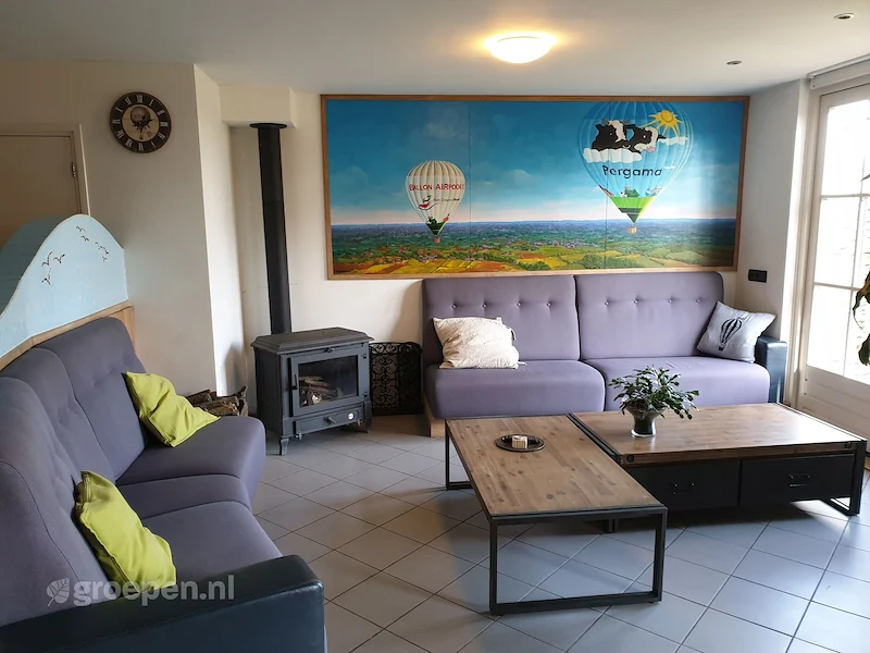 groepsaccommodatie-12 personen-Nederland-Haaren-HRN-2027-21.jpg, Open haard,Bank,Stoel