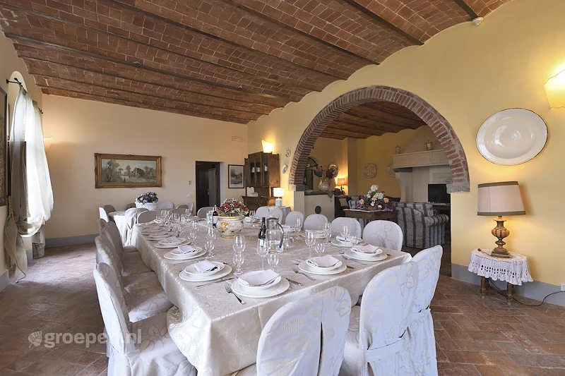 Villa-Italië-Toscane-CastiglionFiorentino-18personen-CFT-4036-006.JPG, eetruimte,diner,balken