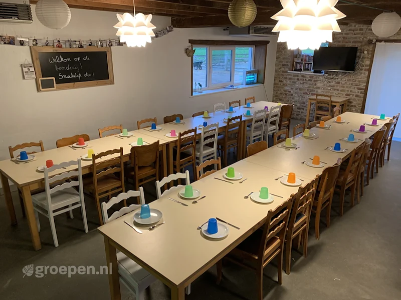 Groepsaccommodatie-Belgie-West-Vlaanderen-Middelkerke-74p-MDK-1500, tafel