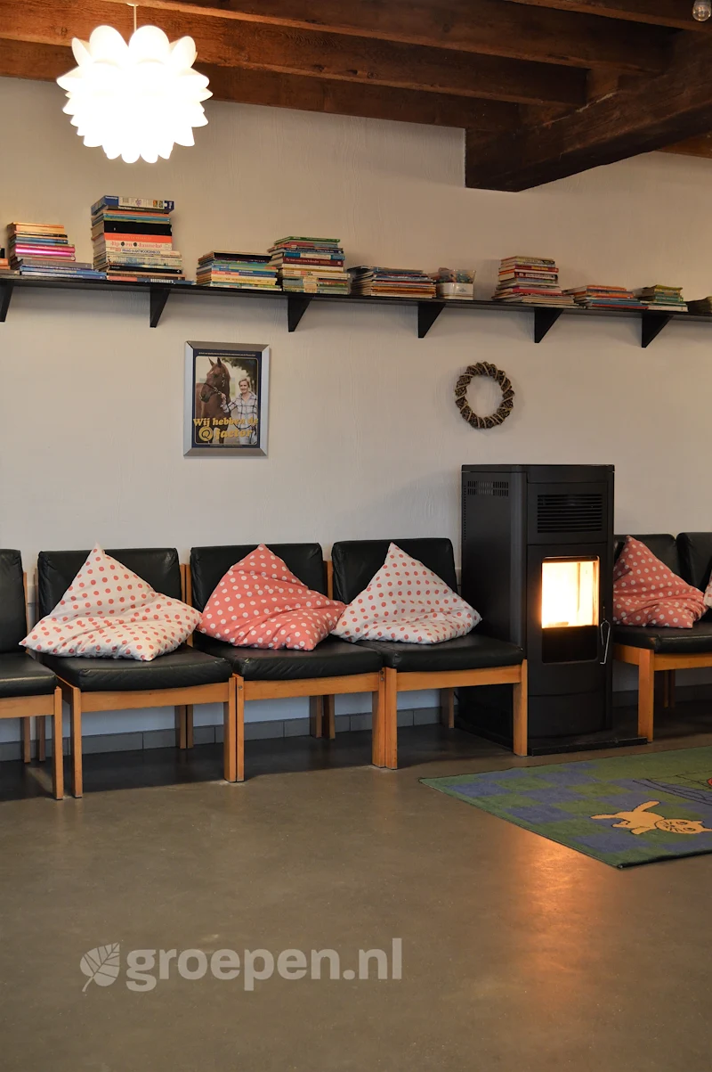 Groepsaccommodatie-Belgie-West-Vlaanderen-Middelkerke-74p-MDK-1500, stoelen
