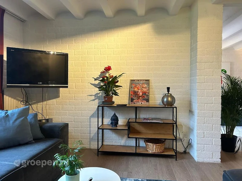 Groepsaccommodatie-Nederland-Enschede-12 personen-ENS-3750-34.jpg, tv, bank Groepsaccommodatie-Nederland-Enschede-12 personen-ENS-3750-34.jpg, tv, bank