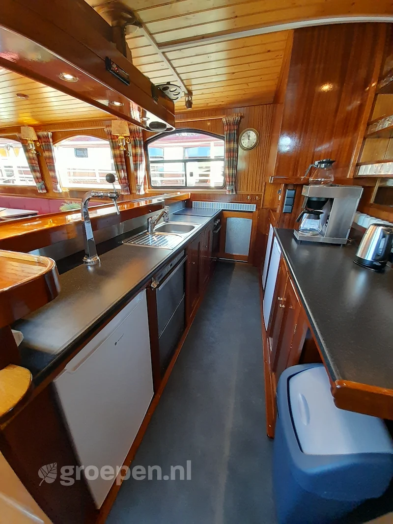 groepsaccommodatie-Nederland-Akkrum-24-personen-AKK-1075.jpg., keuken