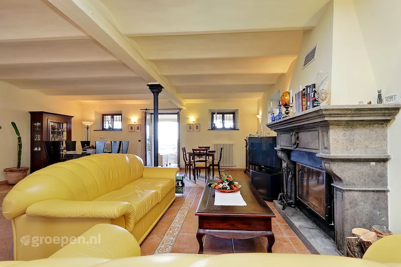 Villa-Italie-Marche-Appignano-8personen-APP-4049-022.jpg, Woonkamer,Zithoek,Kachel,Openhaard,Bank