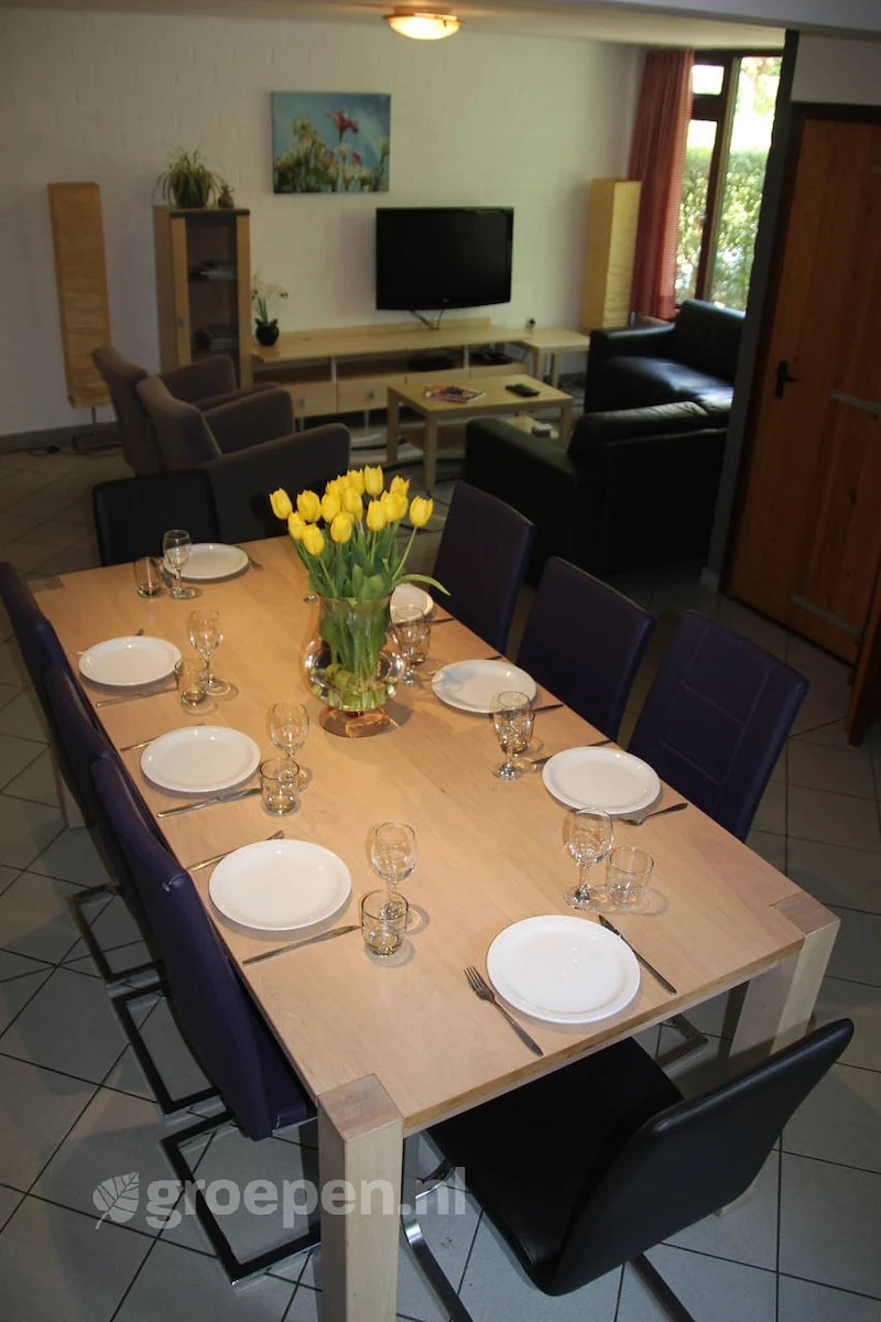 Groepsaccommodatie-Nederland-Limburg-Ulestraten-8-personen-ULE-0034-B, eettafel Groepsaccommodatie-Nederland-Limburg-Ulestraten-8-personen-ULE-0034-B, eettafel