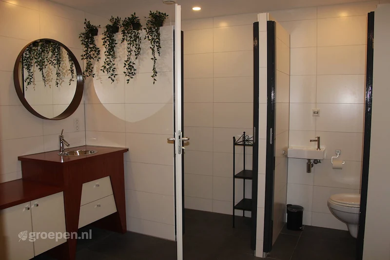 Groepsaccommodatie-Nederland-Limburg-Ulestraten-14-personen-ULE-0035-B, badkamer Groepsaccommodatie-Nederland-Limburg-Ulestraten-14-personen-ULE-0035-B, badkamer
