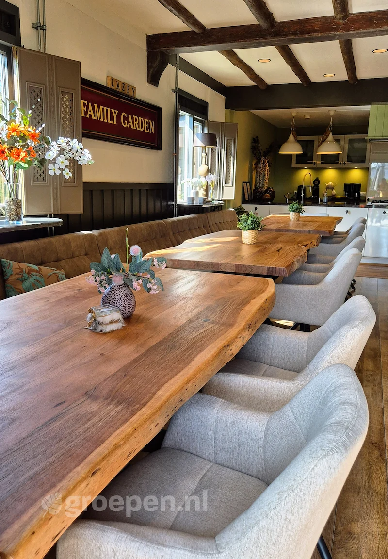 20250320_144937.jpg, eettafel