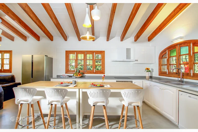 Groepsaccommodatie-Spanje-Mallorca-10 personen-Mal-1910.jpg, keuken, tafel, stoelen Groepsaccommodatie-Spanje-Mallorca-10 personen-Mal-1910.jpg, keuken, tafel, stoelen