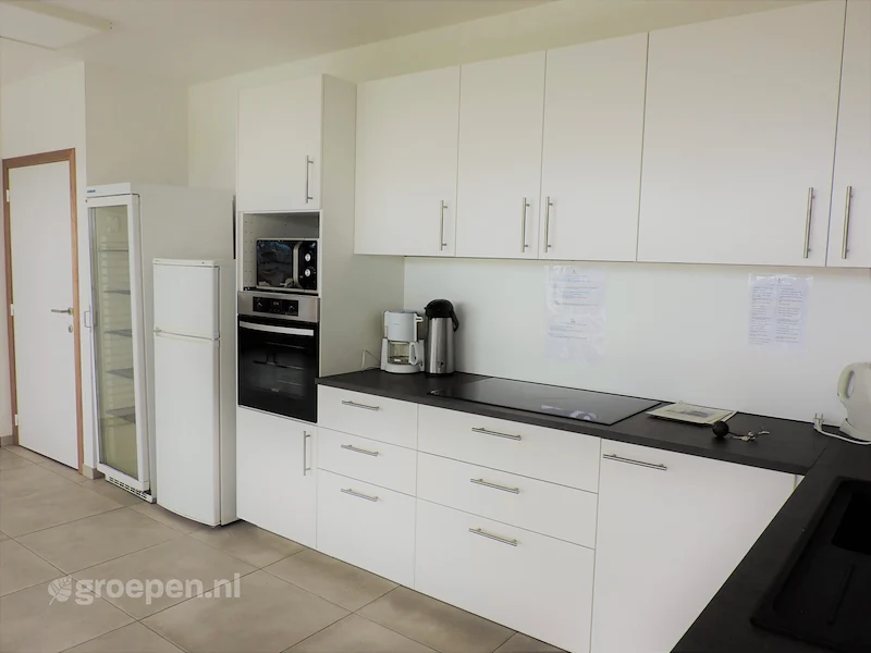 Groepsaccommodatie-Belgie-Nieuwpoort-20p-NWP-2340, keuken Groepsaccommodatie-Belgie-Nieuwpoort-20p-NWP-2340, keuken