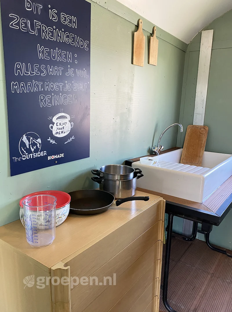 Groepsaccommodatie-12 personen-Belgie-Nieuwpoort-NWP-2351--01.jpg, Keuken Groepsaccommodatie-12 personen-Belgie-Nieuwpoort-NWP-2351--01.jpg, Keuken
