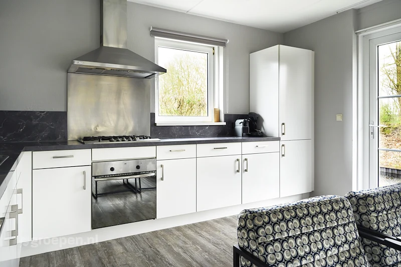 2.Groepsaccommodatie-eernewoude-14-personen-keuken-3-min.jpg, keuken 2.Groepsaccommodatie-eernewoude-14-personen-keuken-3-min.jpg, keuken