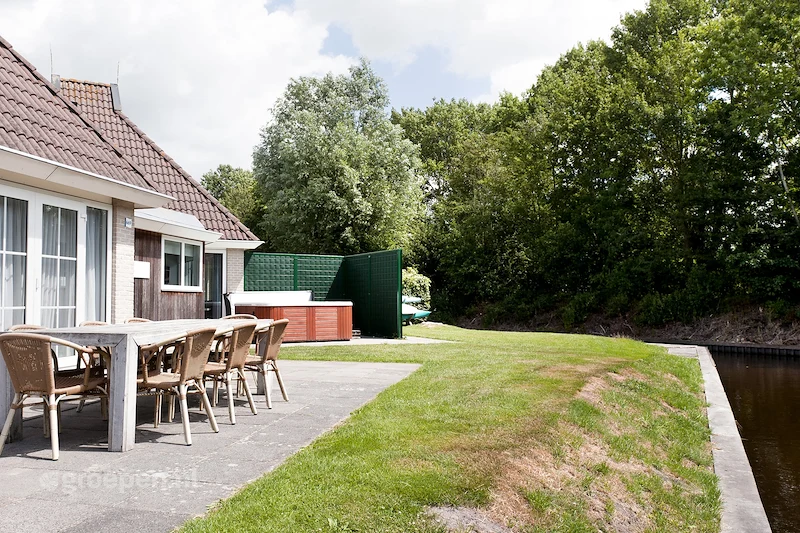 Groepsaccommodatie-eernewoude-20-personen-buitenkant-min.jpg, tuin Groepsaccommodatie-eernewoude-20-personen-buitenkant-min.jpg, tuin