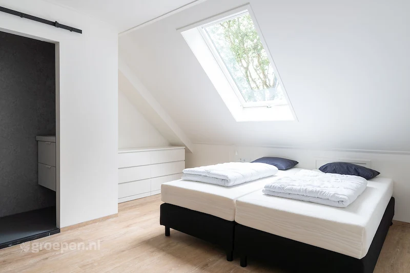 Groepsaccommodatie-20personen-Nederland-Nes-NES-1194--010.jpg, 1-persoonsbed Groepsaccommodatie-20personen-Nederland-Nes-NES-1194--010.jpg, 1-persoonsbed