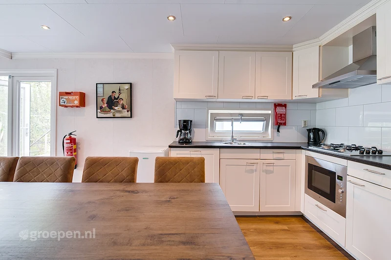 groepsaccommodatie-Nederland-de_Bult-EES1810-02.jpg, keuken, eettafel