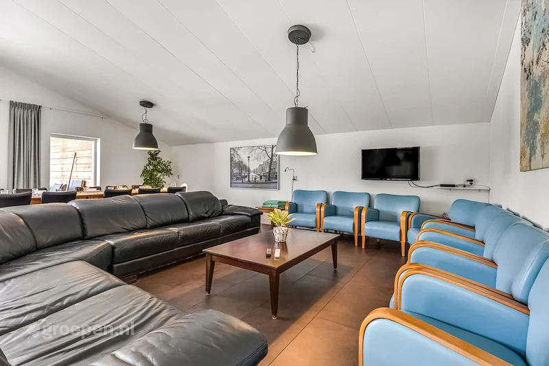 Groepsaccommodatie-Nederland-24personen-ATV-1341-014.jpg, Tv,Grote hoekbank,Stoelen