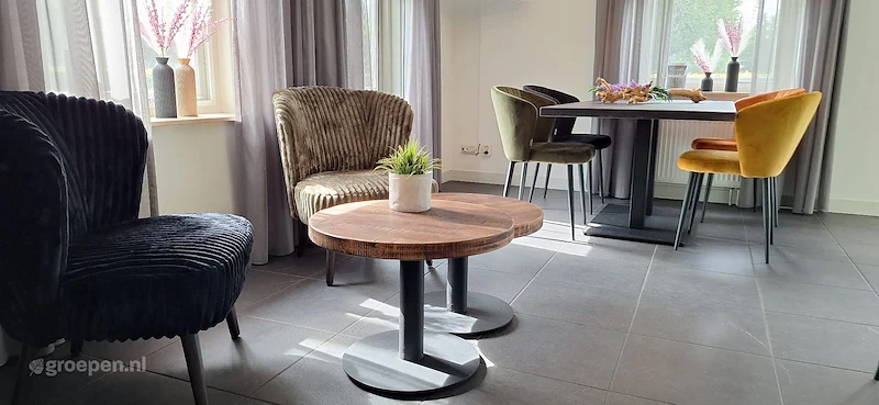 groepsaccommodatie-nederland-giethoorn-42-personen-gth-728.jpg, bijzettafel met stoelen