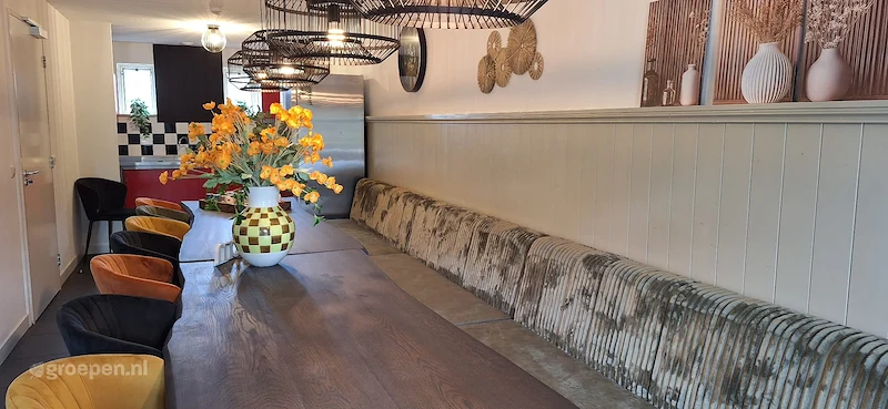 groepsaccommodatie-nederland-giethoorn-22-personen-gth-727.jpg, eettafel