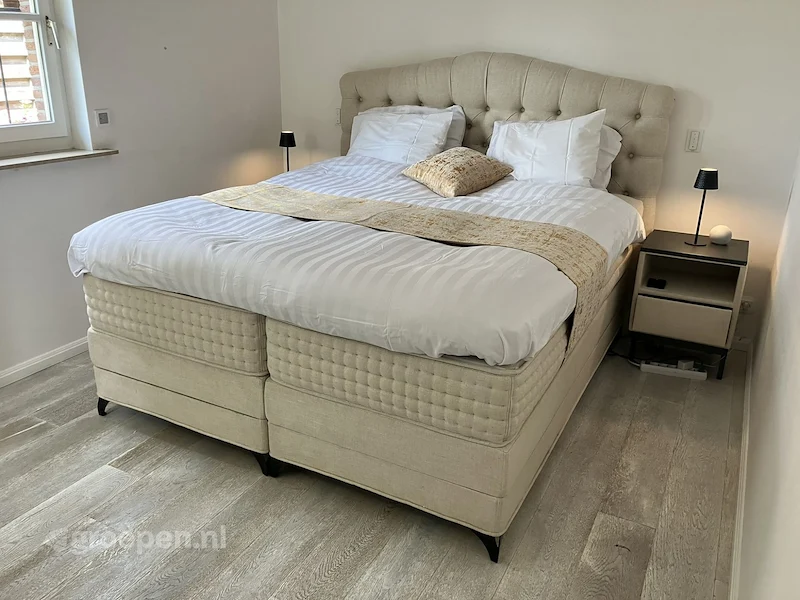 Groepsaccommodatie-België-Hoogstraaten-15personen-HGN-4656027.jpg, tweepersoonsbed in slaapkamer Groepsaccommodatie-België-Hoogstraaten-15personen-HGN-4656027.jpg, tweepersoonsbed in slaapkamer