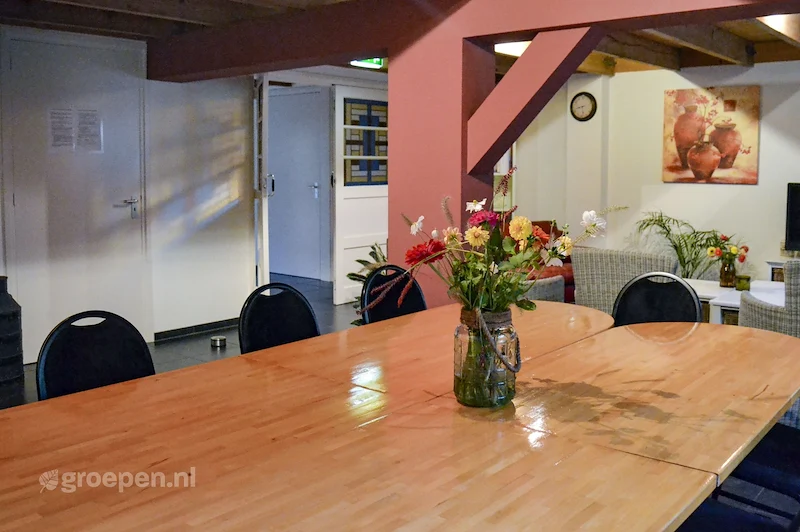 Groepsaccommodatie-Nederland-Goudriaan-13personen-GDN-535620.jpg, eettafel