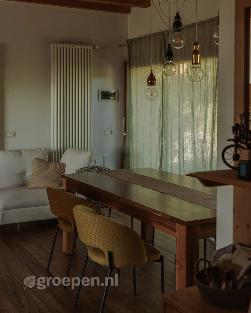 Vakantiehuis-italie-Spessa-6-personen-SPE-2830.jpg, eettafel met stoelen Vakantiehuis-italie-Spessa-6-personen-SPE-2830.jpg, eettafel met stoelen