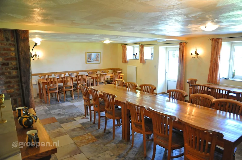 Groepsaccommodatie-Belgie-Erezee-32 personen-ARO-5574--03.jpg, eettafel Groepsaccommodatie-Belgie-Erezee-32 personen-ARO-5574--03.jpg, eettafel