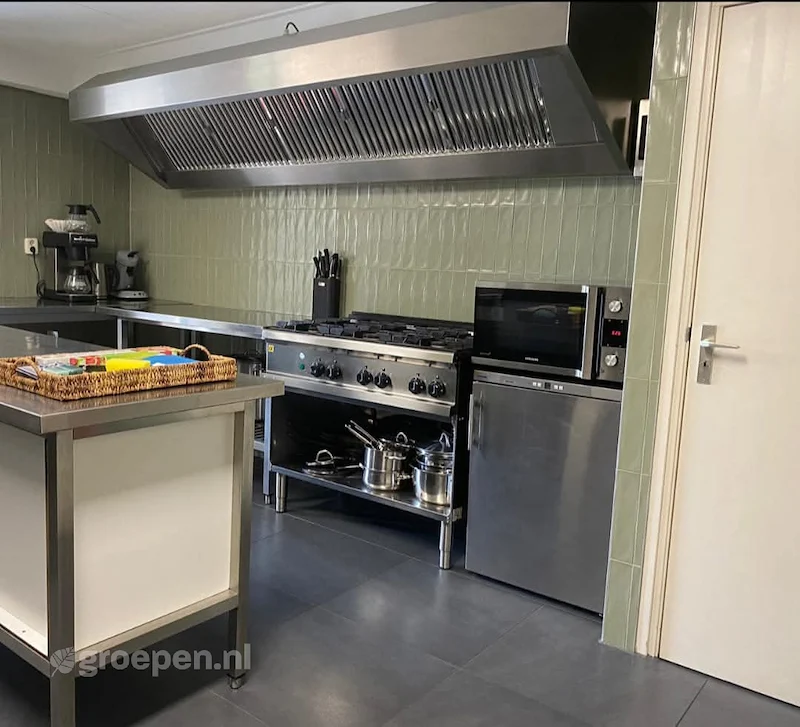 groepsaccommodatie-Nederland-Elsloo-ELS-9018-07.jpg, Uitgebreide keuken groepsaccommodatie-Nederland-Elsloo-ELS-9018-07.jpg, Uitgebreide keuken