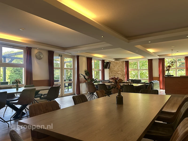 groepsaccommodatie-Nederland-Berg_en_Dal-BER-107, Eettafel