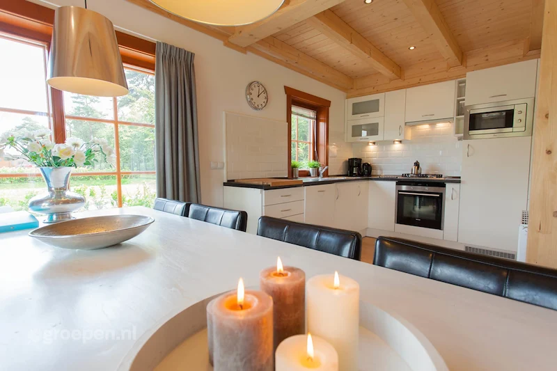 groepsaccommodatie-Nederland-Brunssum-12-personen-EUR-6873-005.png, Kaarsen