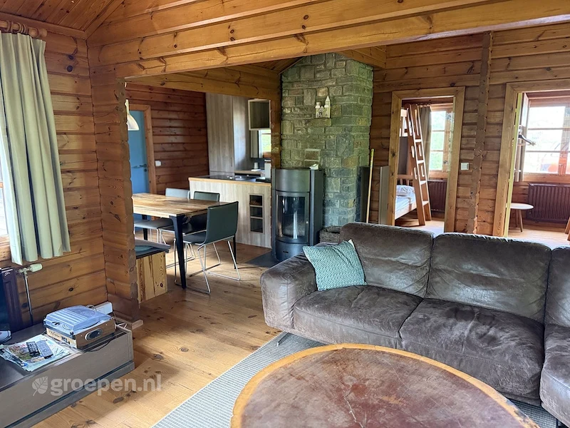 Groepsaccommodatie-Belgie-Ardennen-Beffel-8 personen-ARO-5606--11.jpg, Woonkamer, haard Groepsaccommodatie-Belgie-Ardennen-Beffel-8 personen-ARO-5606--11.jpg, Woonkamer, haard