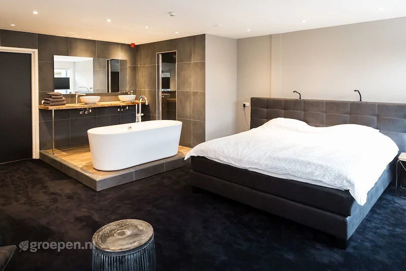 groepsaccommodatie-Nederland-Gelderland-Lunteren-18 personen-LNT-1803##, slaapkamer met badkamer groepsaccommodatie-Nederland-Gelderland-Lunteren-18 personen-LNT-1803##, slaapkamer met badkamer
