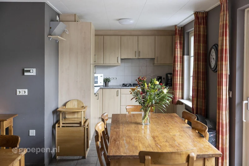 groepsaccommodatie-Nederland-Ysselsteyn-IJS-33302.jpg, eettafel, keuken